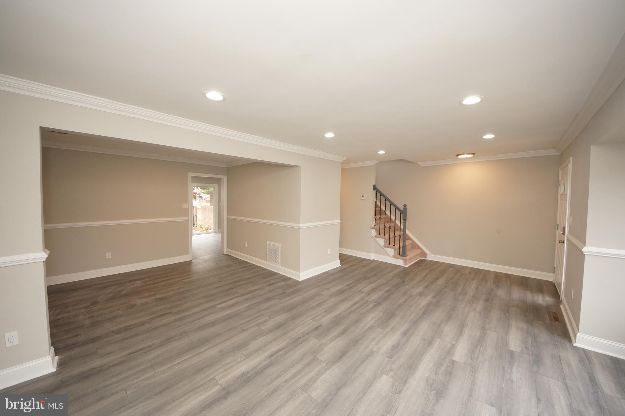 306 Bolton Road East Windsor, NJ 08520 - Photo 4 of 35 Gallery Image 4
