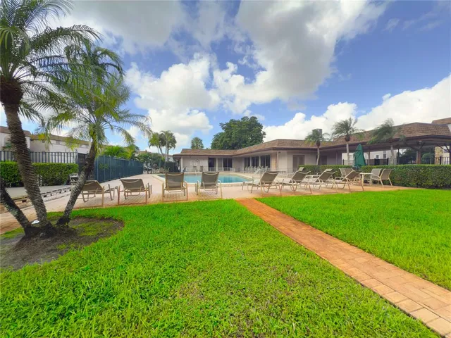 $2,000 | 2451 Southwest 82nd Avenue, Unit 209, Davie, FL 33324