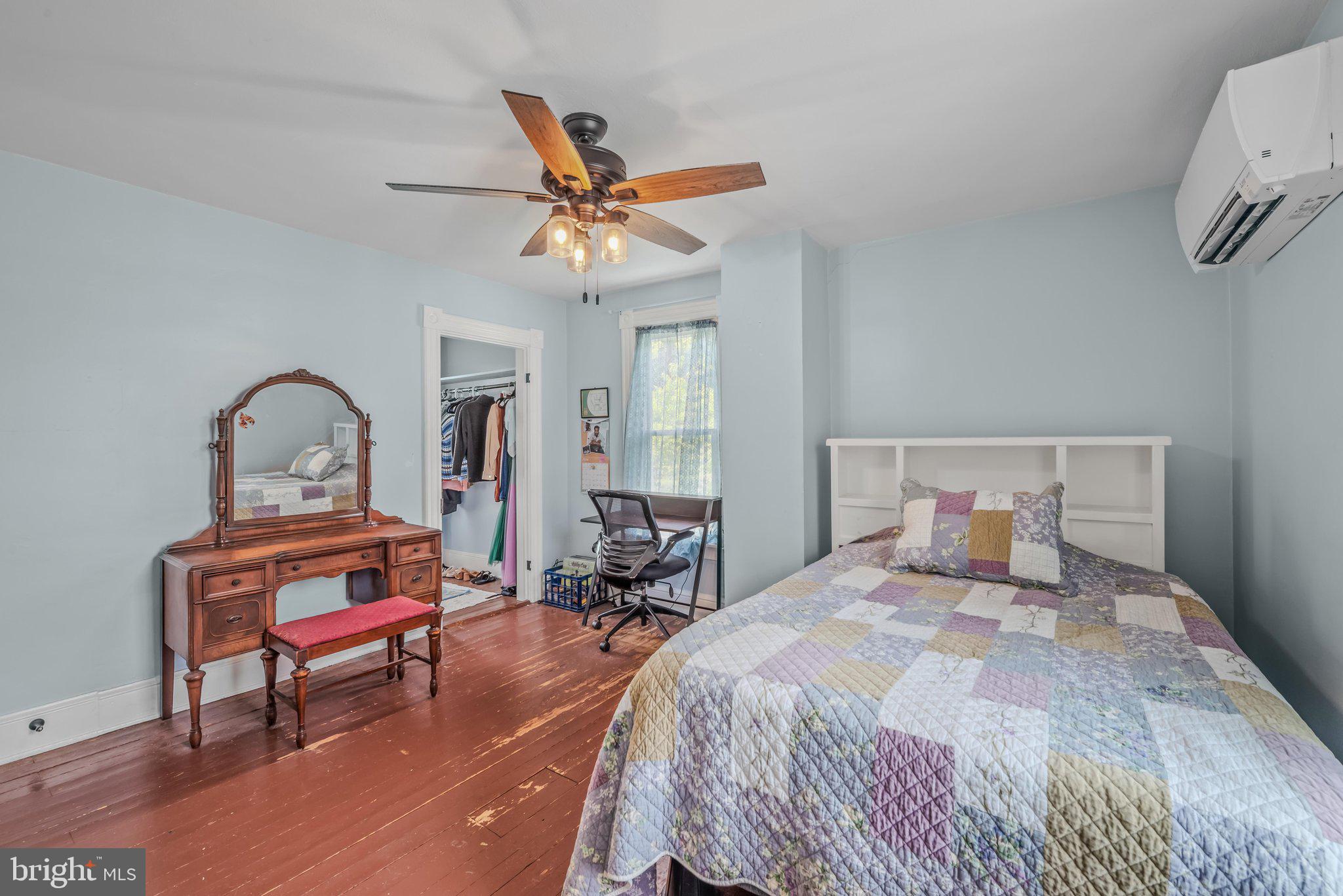 719 South Raleigh Street Martinsburg, WV 25401 - Photo 25 of 45 Bedroom 3