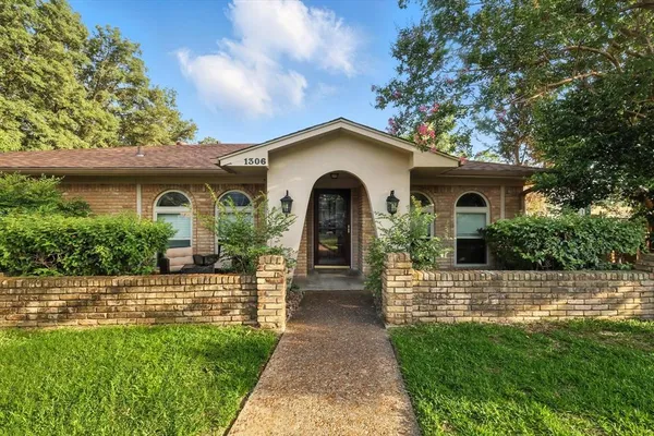 $420,000 | 1306 Drexel Drive, Irving, TX 75061