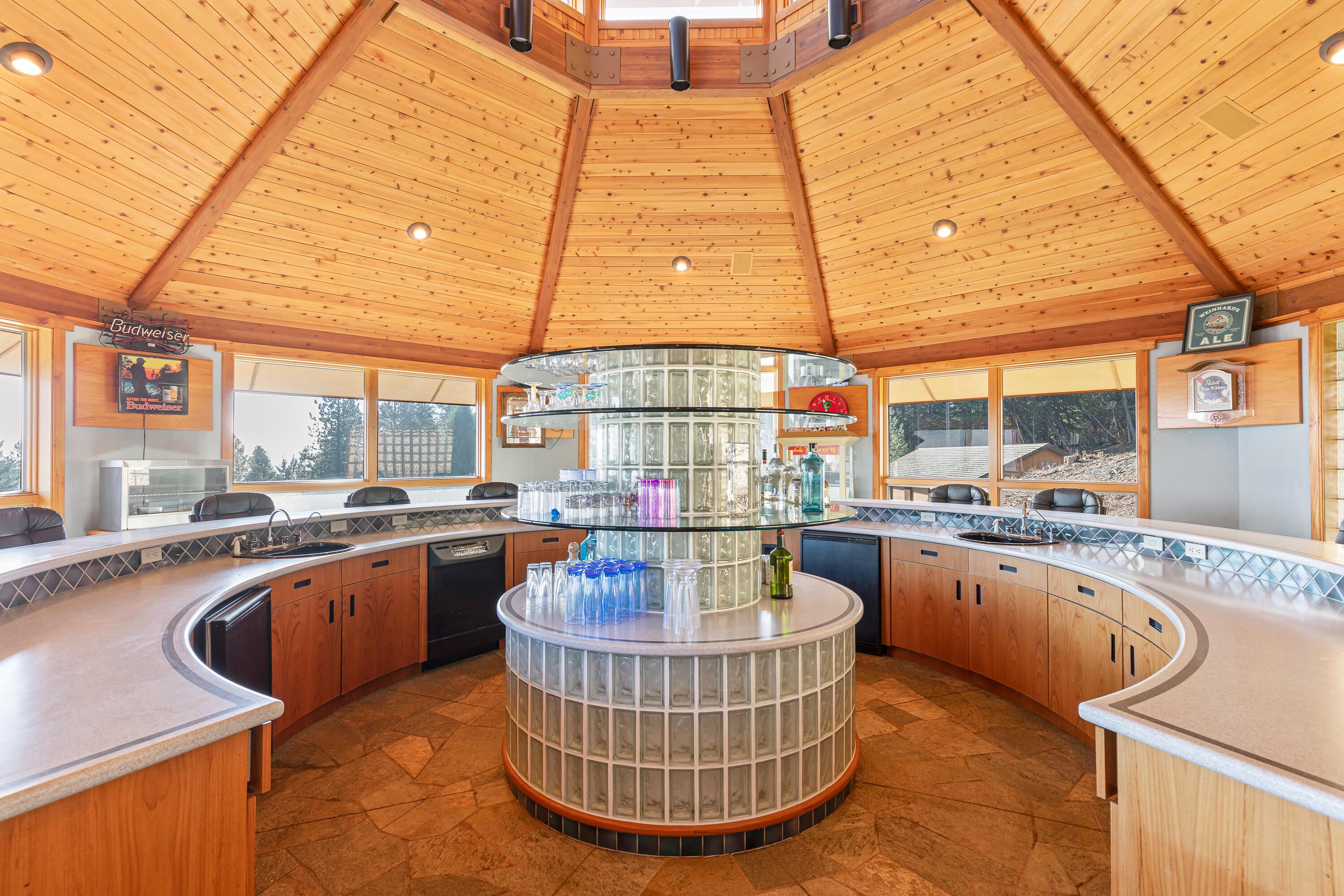 6380 Tunnel Loop Road Grants Pass, OR 97526 - Photo 63 of 83 Pool Bar