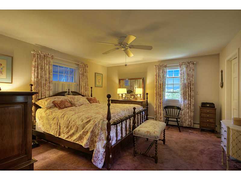 457 Poppasquash Road Bristol, RI 02809 - Photo 22 of 35 Master Bedroom