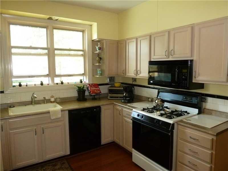 1546 Westerman Road Hermitage, PA 16148 - Photo 3 of 15 Kitchen.