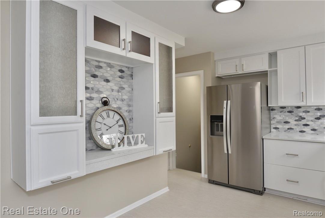 2901 Bembridge Road Royal Oak, MI 48073 - Photo 16 of 22 fullsizeoutput_5b07.jpeg