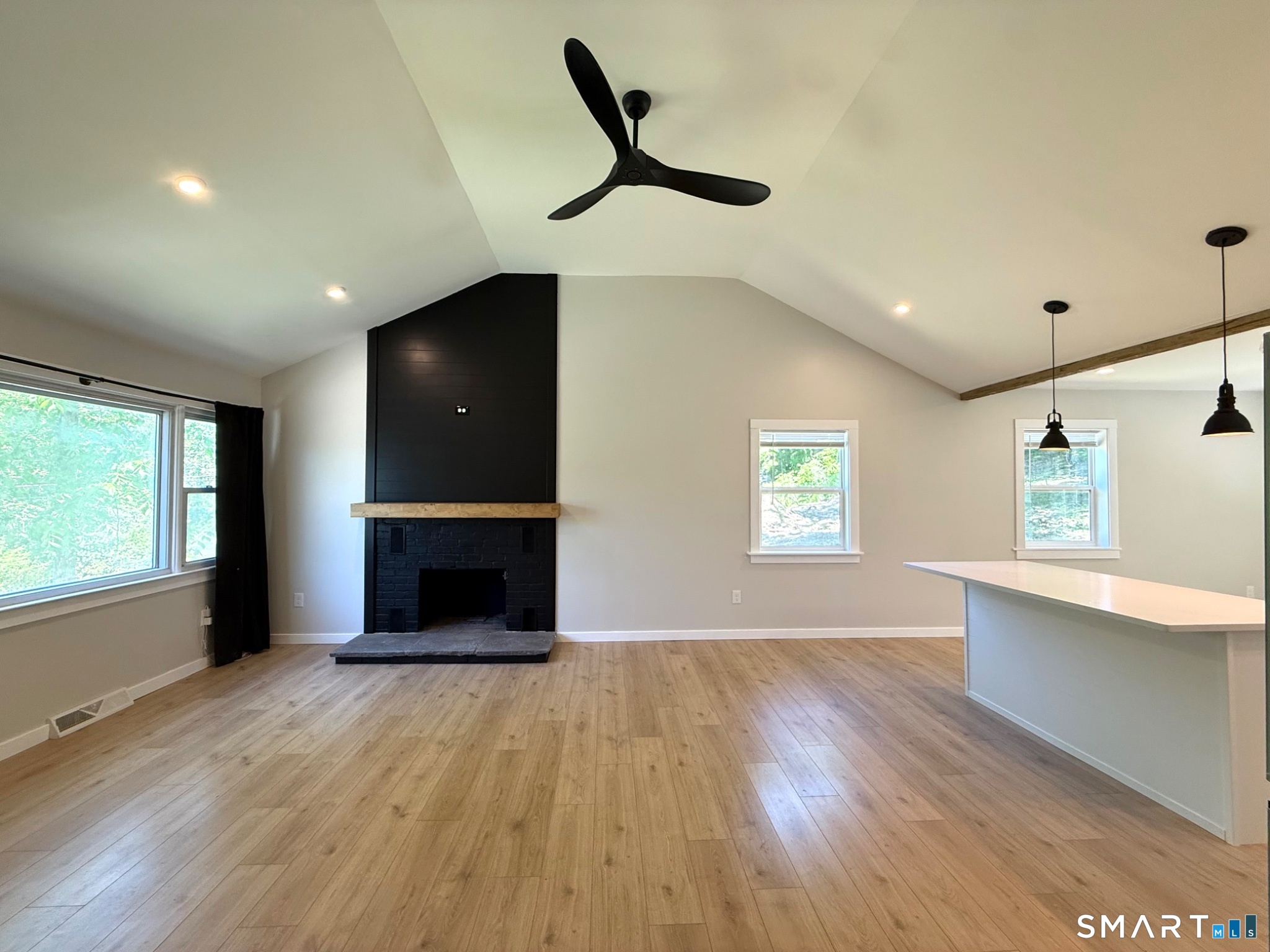 8 Rustic Road Ridgefield, CT 06877 - Photo 5 of 20