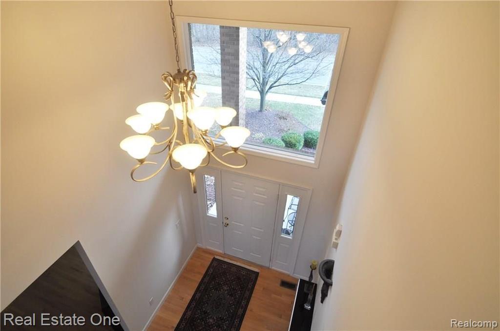 427 Mystic Valley Rochester Hills, MI 48307 - Photo 6 of 40