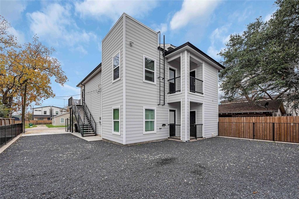 3625 Lydia Street, Unit A Houston, TX 77021 - Photo 2 of 19