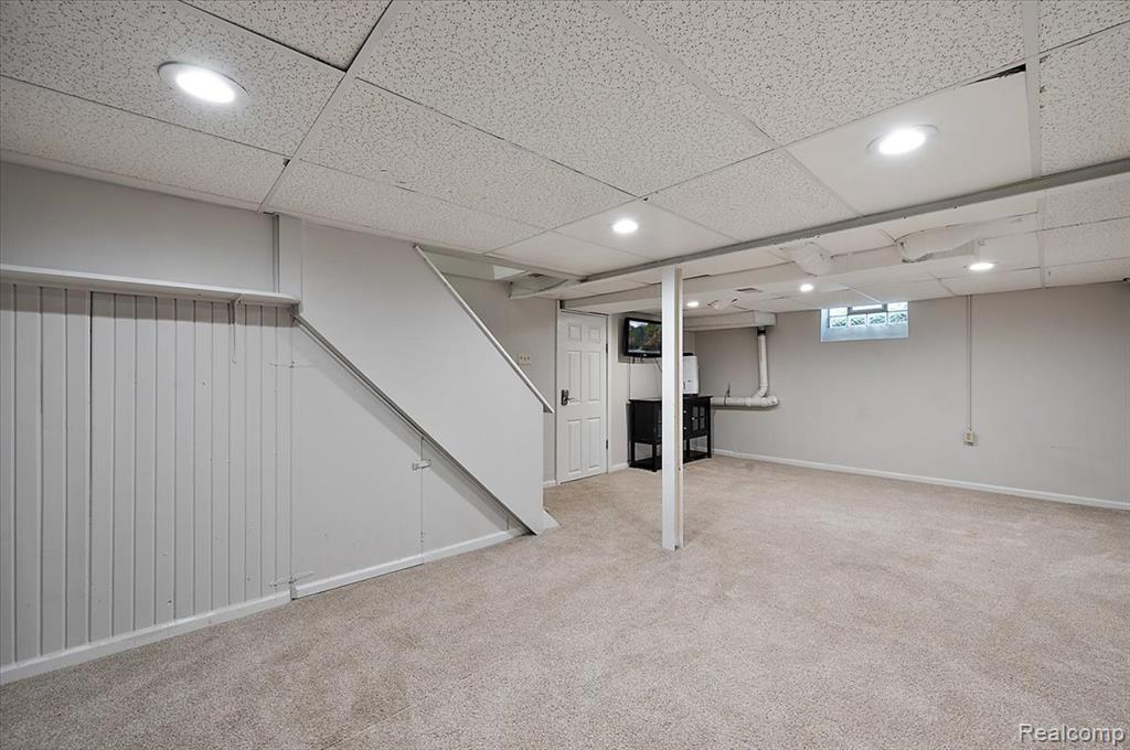 1450 Hampton Road Grosse Pointe Woods, MI 48236 - Photo 43 of 53
