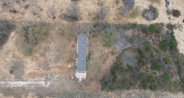 a view of a dry yard