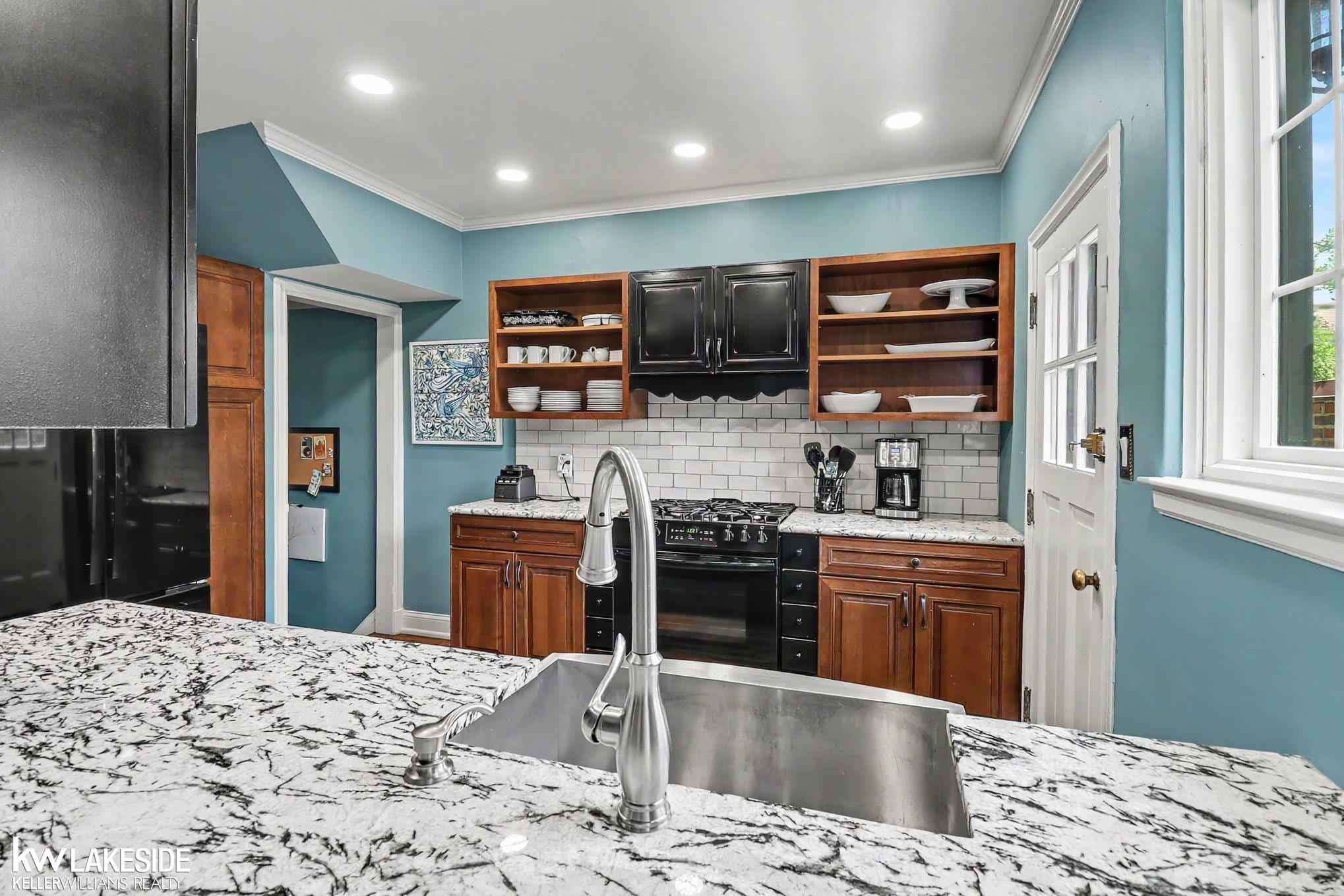 286 Rivard Boulevard Grosse Pointe, MI 48230 - Photo 15 of 42