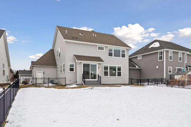 $625,000 | 5562 130th Way North, Hugo, MN 55038