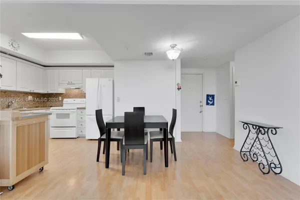 $372,976 | 3500 Coral Way, Unit 710, Miami, FL 33145