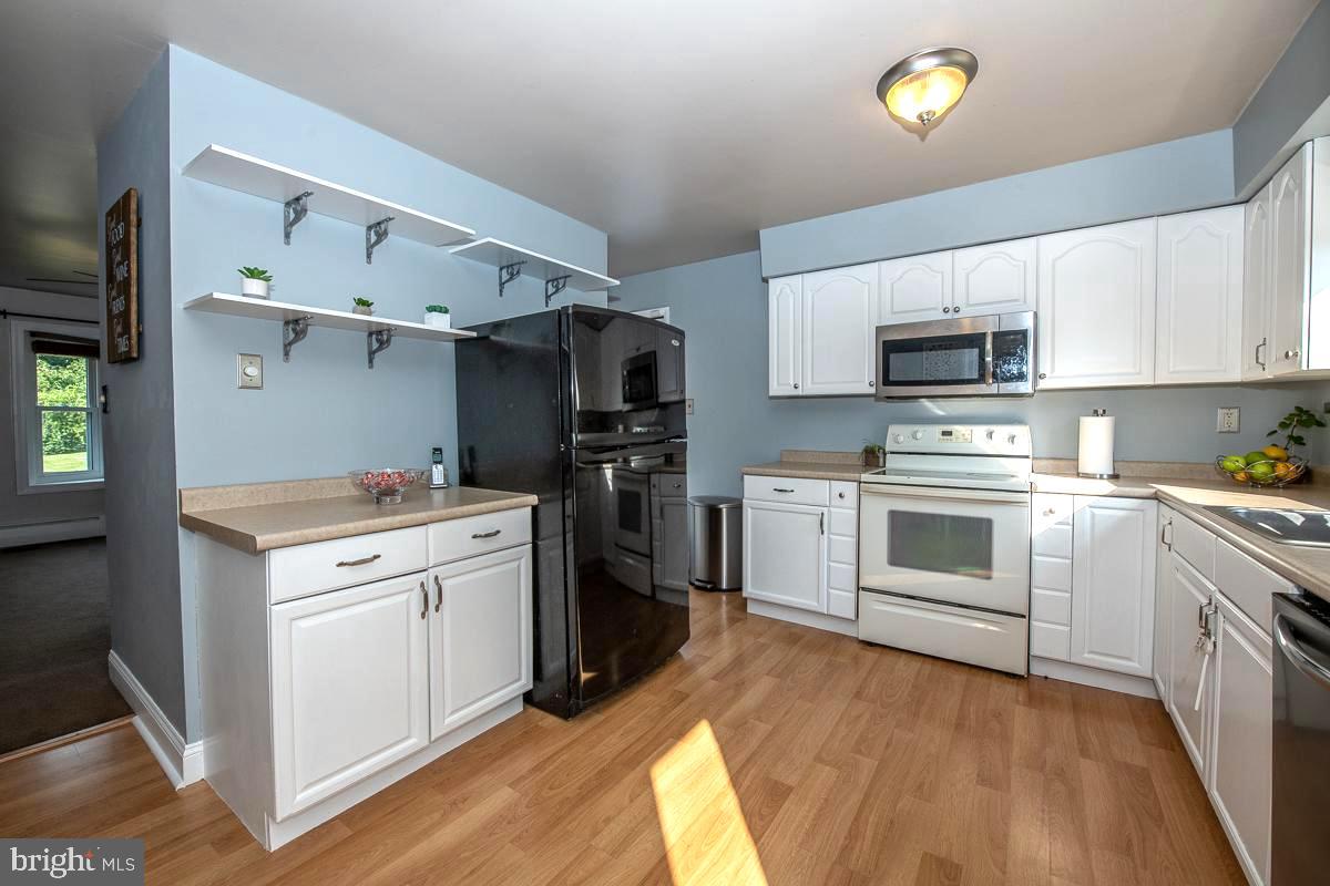 209 Springfield Avenue Folsom, PA 19033 - Photo 12 of 43 Gallery Image 12