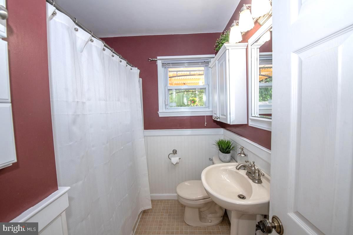 209 Springfield Avenue Folsom, PA 19033 - Photo 22 of 43 Gallery Image 22