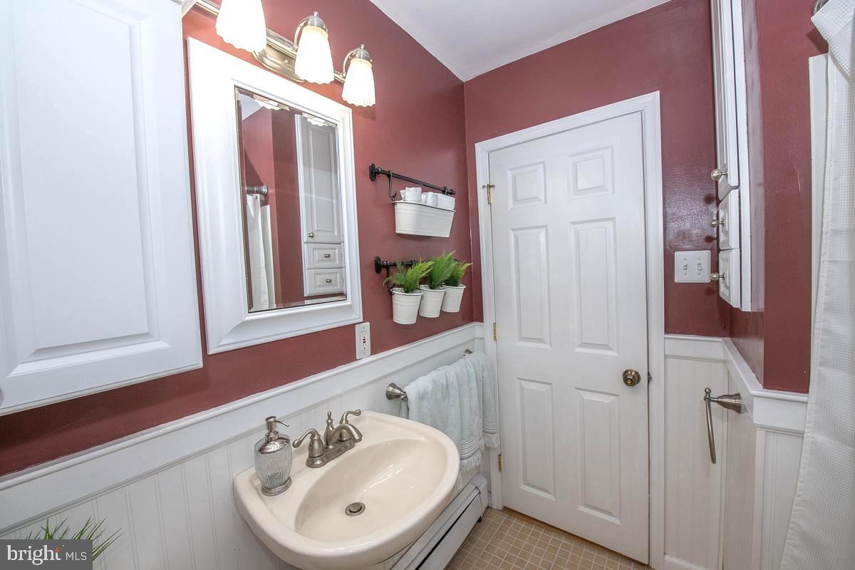 209 Springfield Avenue Folsom, PA 19033 - Photo 23 of 43 Gallery Image 23