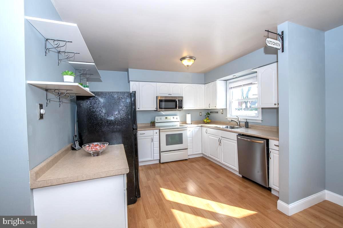 209 Springfield Avenue Folsom, PA 19033 - Photo 6 of 43 Gallery Image 6