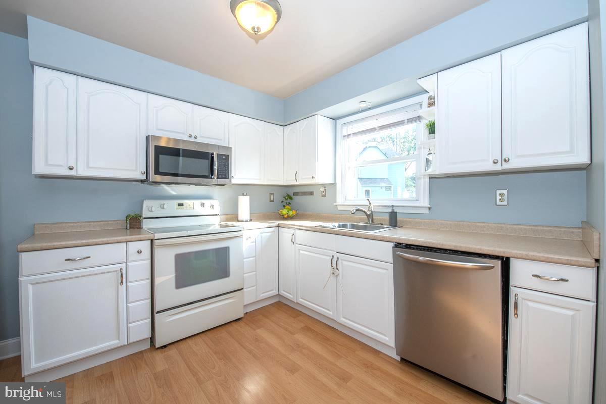 209 Springfield Avenue Folsom, PA 19033 - Photo 7 of 43 Gallery Image 7