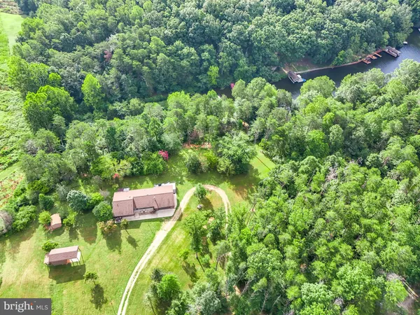 $900,000 | 3807 Bear Tree Lane, Bumpass, VA 23024