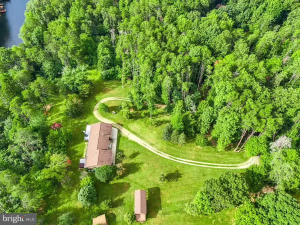 $900,000 | 3807 Bear Tree Lane, Bumpass, VA 23024