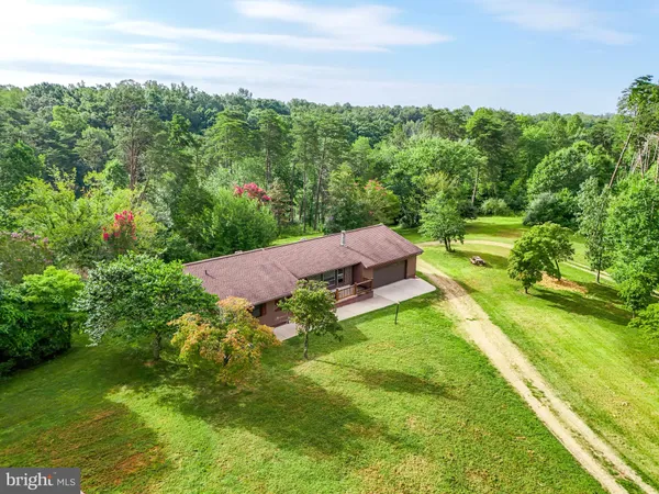 $900,000 | 3807 Bear Tree Lane, Bumpass, VA 23024