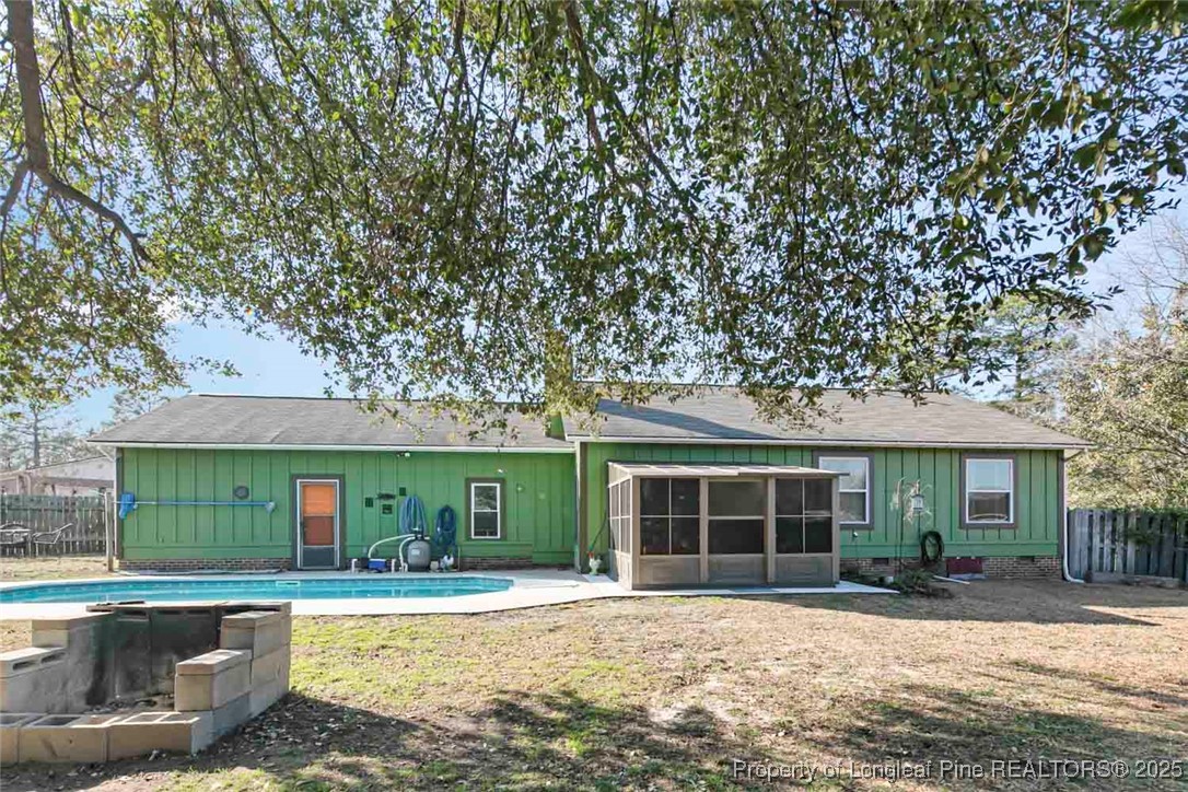 5978 Brookcliff Road Fayetteville, NC 28304 - Photo 4 of 38 a front view of a house with garden