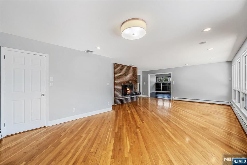 128 Beverly Road Fairfield, NJ 07004 - Photo 22 of 44