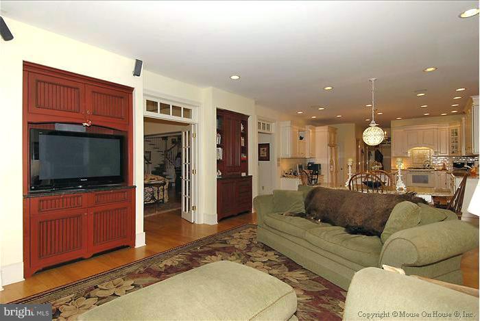 1127 Bay Ridge Road Annapolis, MD 21403 - Photo 14 of 26 Family Room