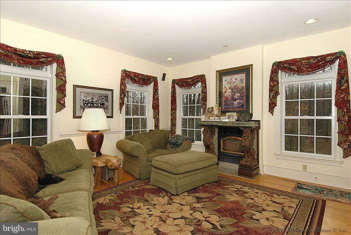 1127 Bay Ridge Road Annapolis, MD 21403 - Photo 23 of 26 Family Room