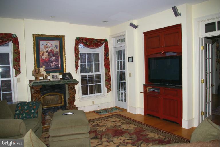 1127 Bay Ridge Road Annapolis, MD 21403 - Photo 24 of 26 Family Room