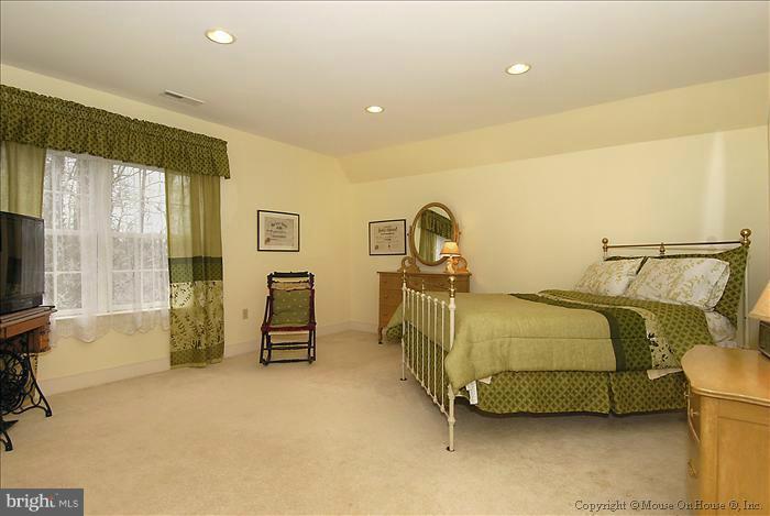 1127 Bay Ridge Road Annapolis, MD 21403 - Photo 10 of 26 Bedroom