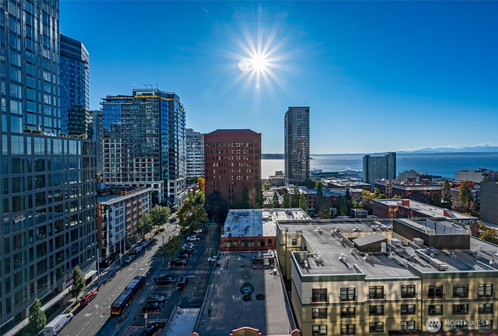 2100 3rd Avenue, Unit 1503 Seattle, WA 98121 - Photo 20 of 40 a city view