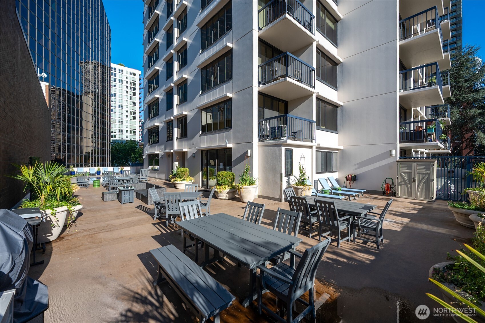 2100 3rd Avenue, Unit 1503 Seattle, WA 98121 - Photo 26 of 40 a view of a building with sitting area