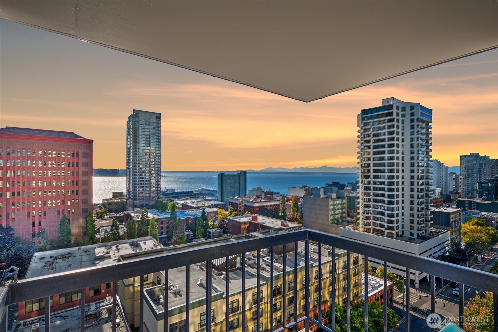 2100 3rd Avenue, Unit 1503 Seattle, WA 98121 - Photo 37 of 40 a city view from the balcony