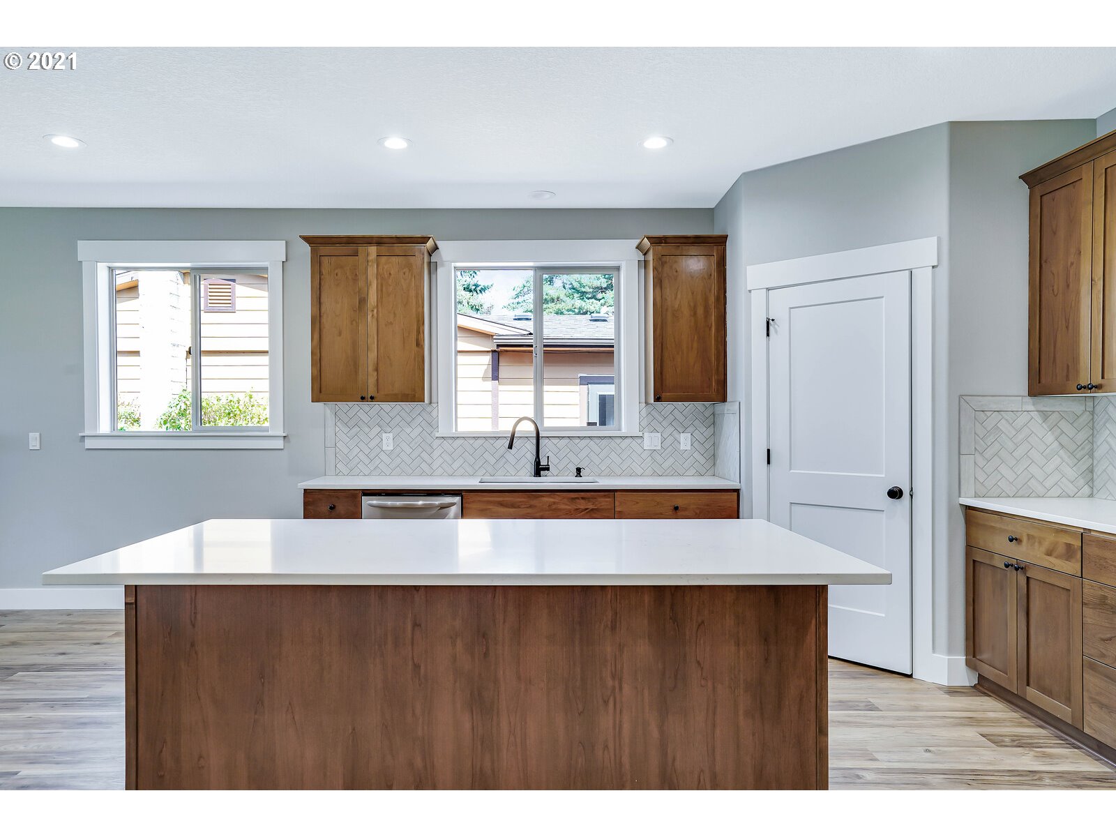 3154 5th Street Hubbard, OR 97032 - Photo 11 of 32 Gallery Image 11