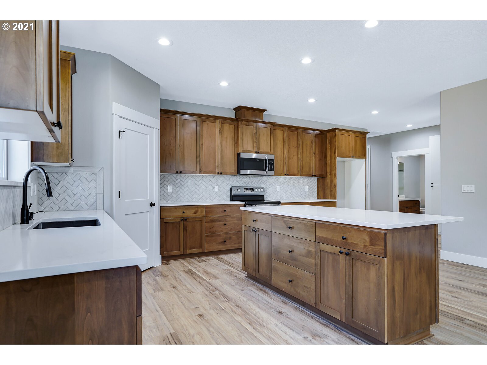 3154 5th Street Hubbard, OR 97032 - Photo 14 of 32 Gallery Image 14