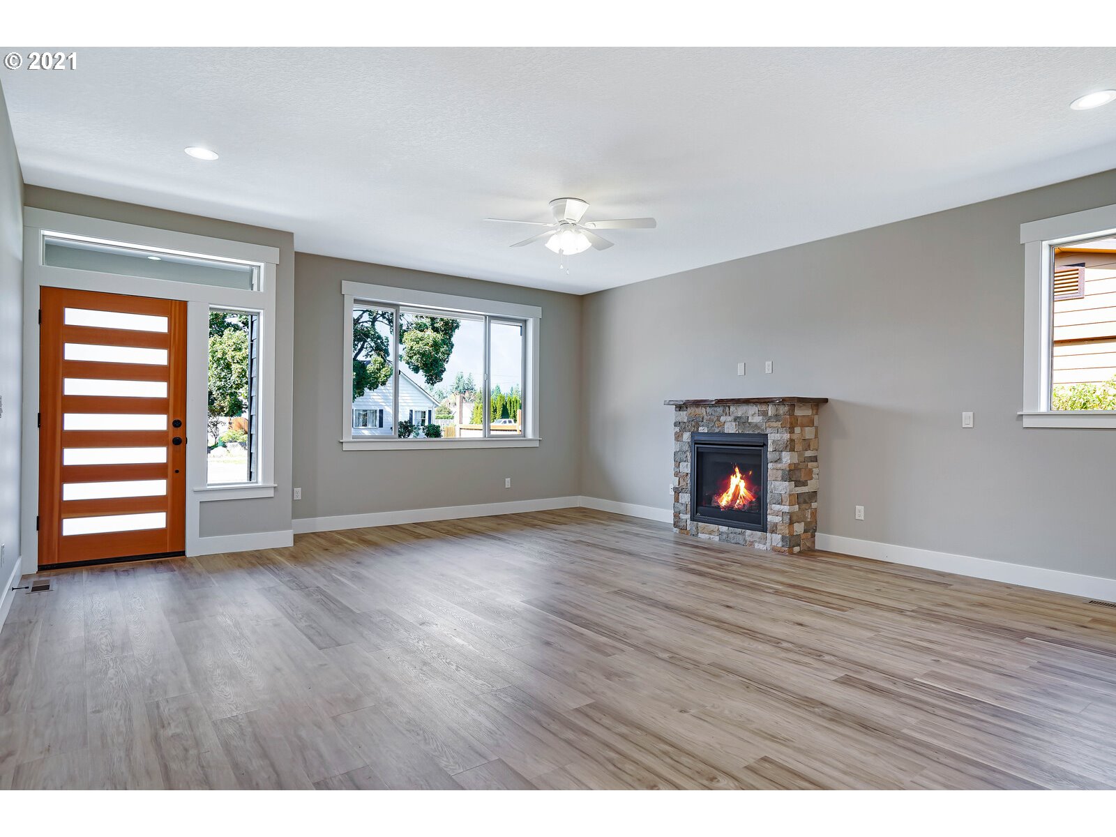 3154 5th Street Hubbard, OR 97032 - Photo 5 of 32 Gallery Image 5