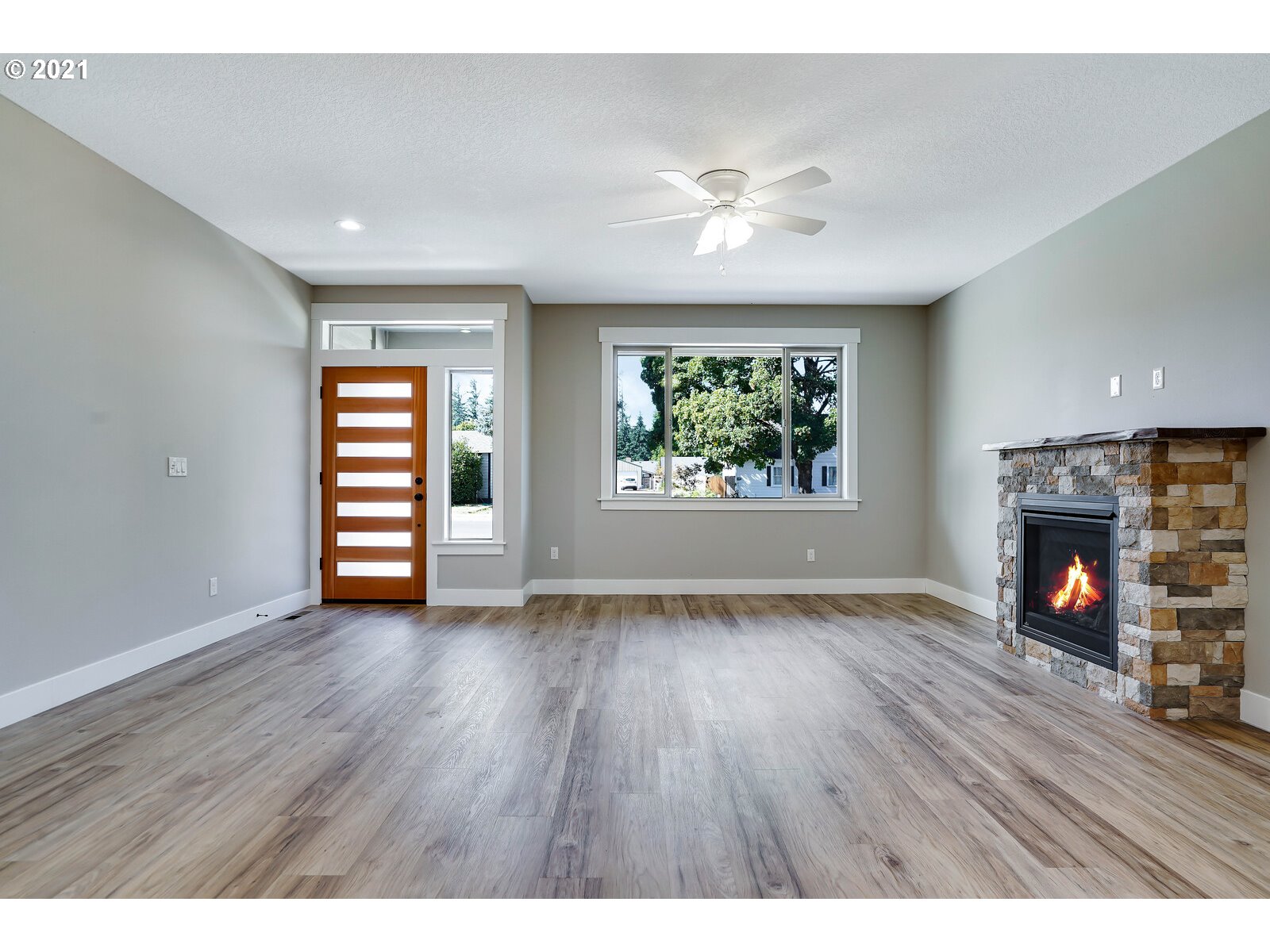 3154 5th Street Hubbard, OR 97032 - Photo 9 of 32 Gallery Image 9
