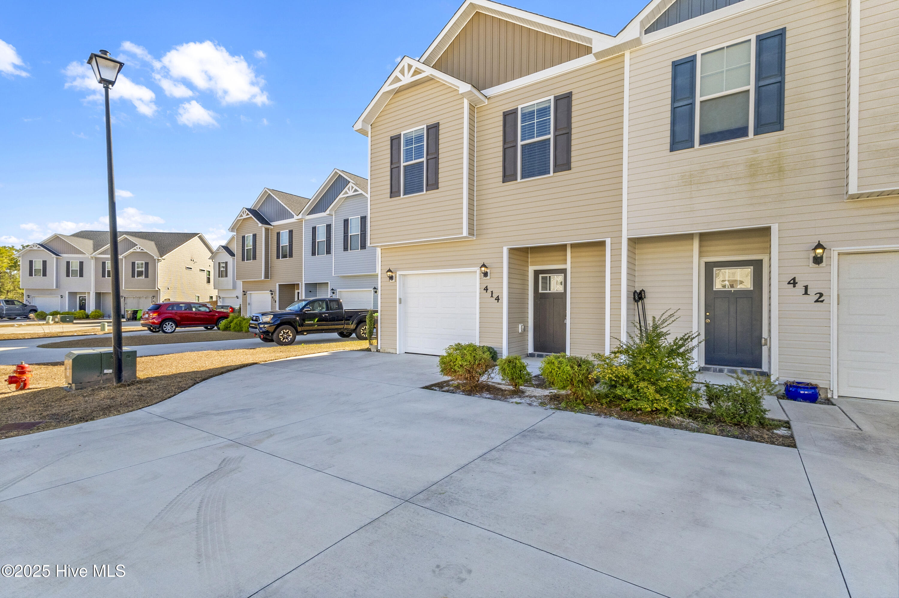 414 Vandemere Court Holly Ridge, NC 28445 - Photo 2 of 40 IMG_1612