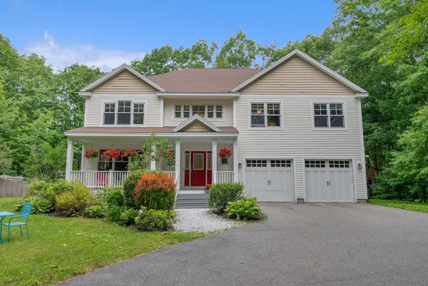 $989,000 | 9 Fen Way, Kennebunk, ME 04043