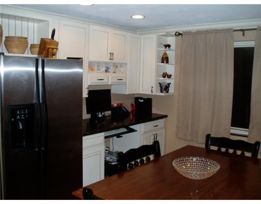 5714 Library Road Bethel Park, PA 15102 - Photo 3 of 18 Kitchen.