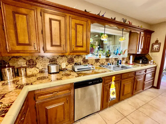 $525,000 | 201 Westwood Drive East, Trinity, TX 75862