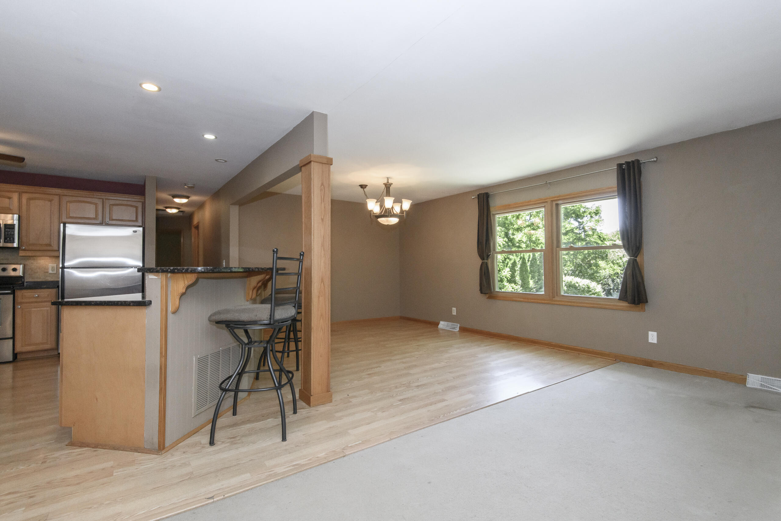 705 Fox Knoll Drive Rochester, WI 53185 - Photo 10 of 52 705 Fox Knoll-19