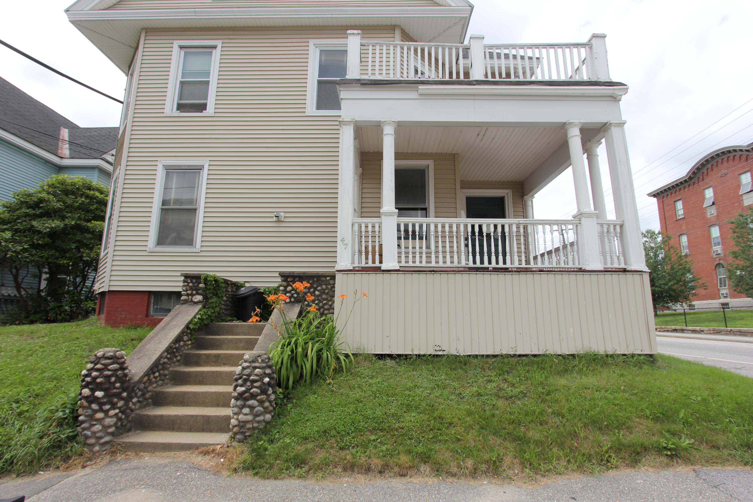 47 Howe Street Lewiston, ME 04240 - Photo 2 of 27 Park st entrance