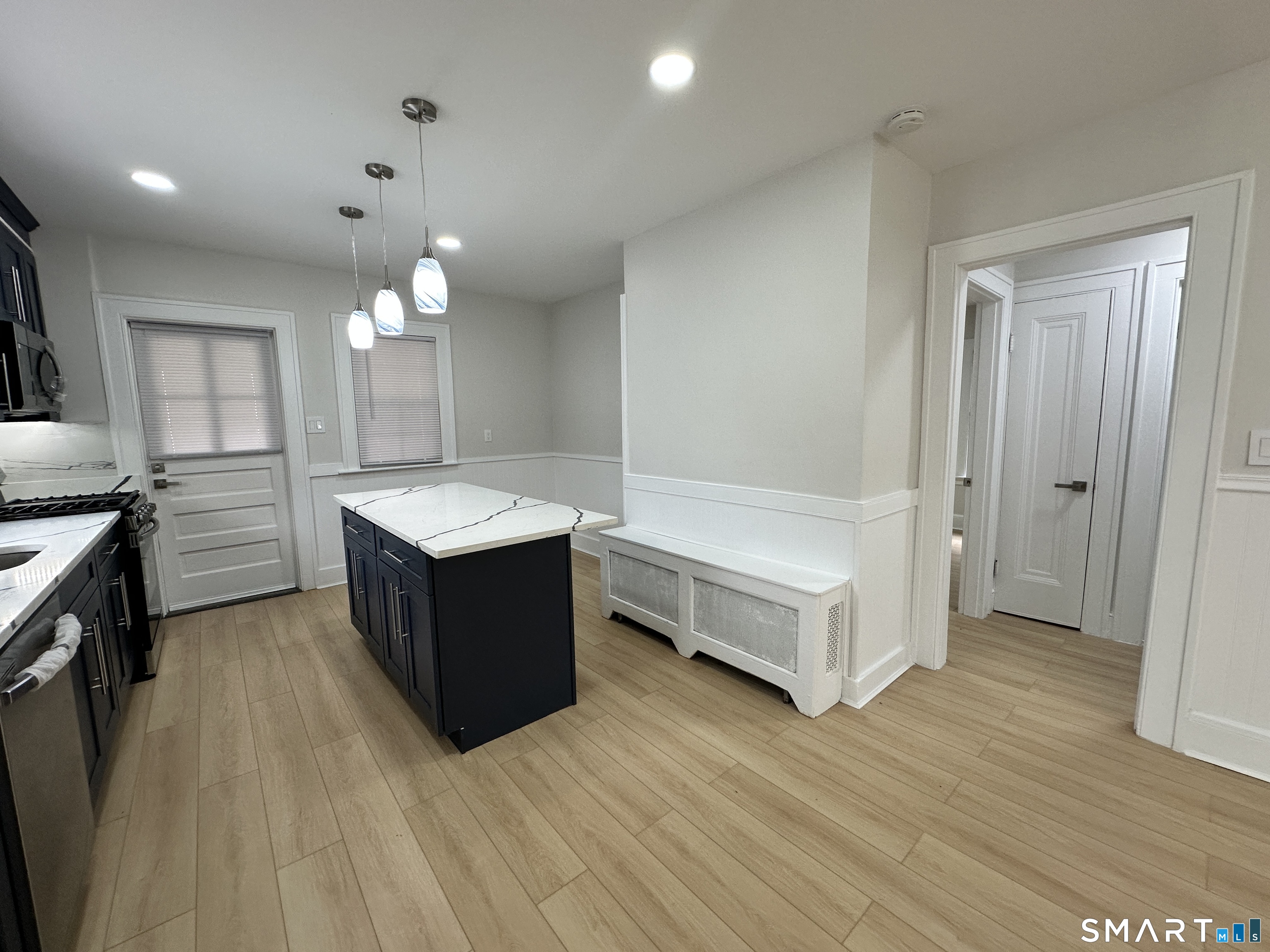 332 Robbins Street Waterbury, CT 06708 - Photo 3 of 12