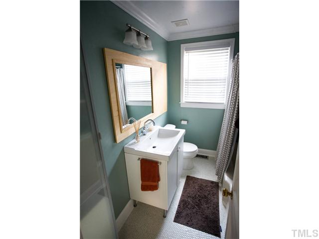 621 Mills Street Raleigh, NC 27608 - Photo 3 of 6