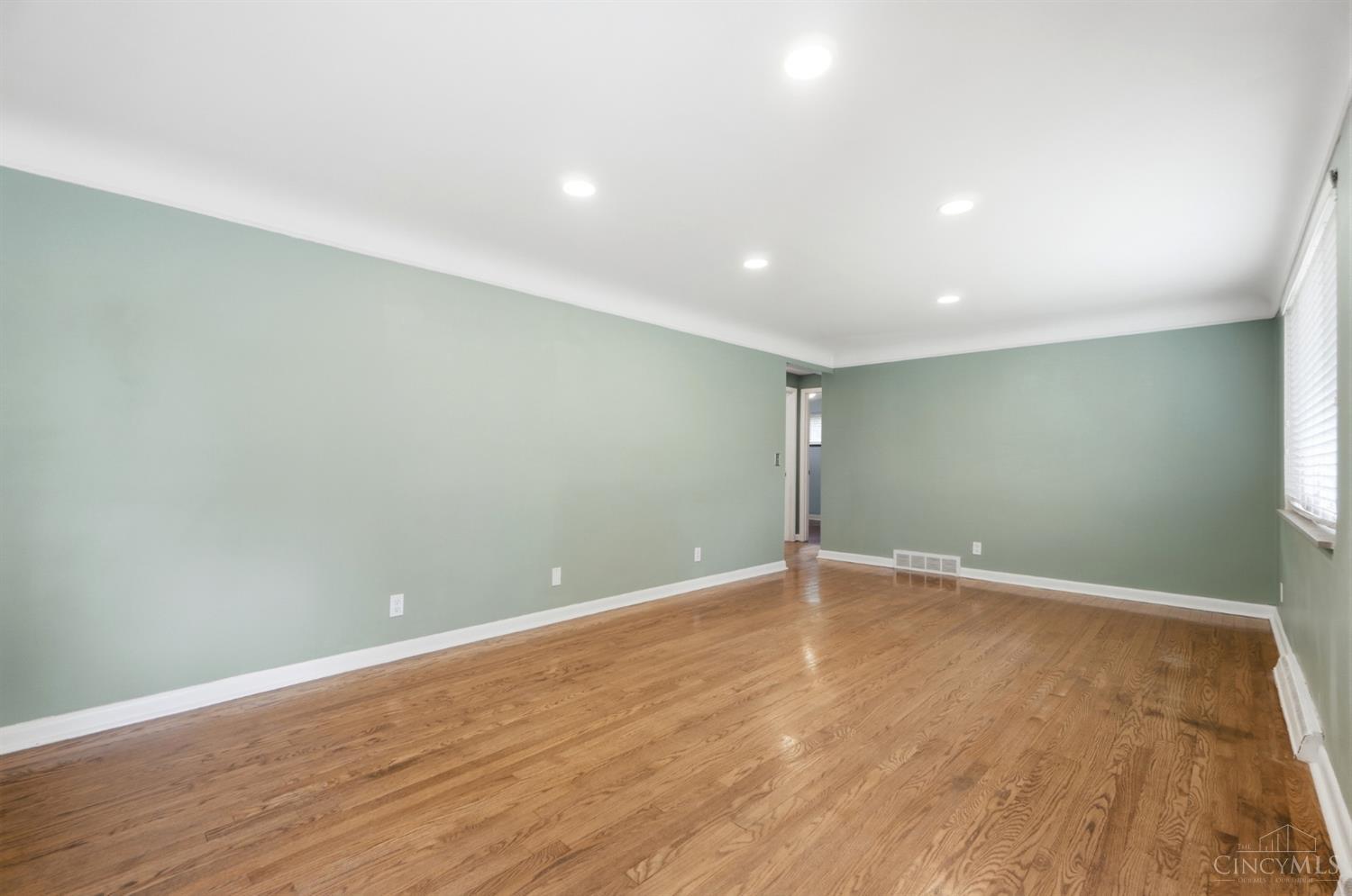 3331 Mt Carmel Road Cincinnati, OH 45244 - Photo 7 of 53