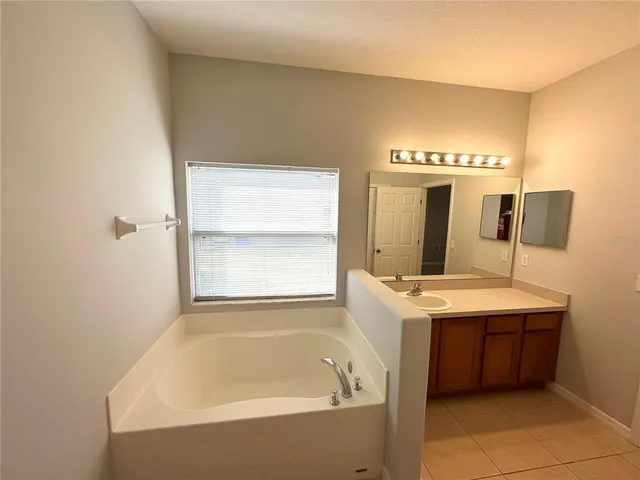 $300,000 | 11 Praver Lane, Palm Coast, FL 32164