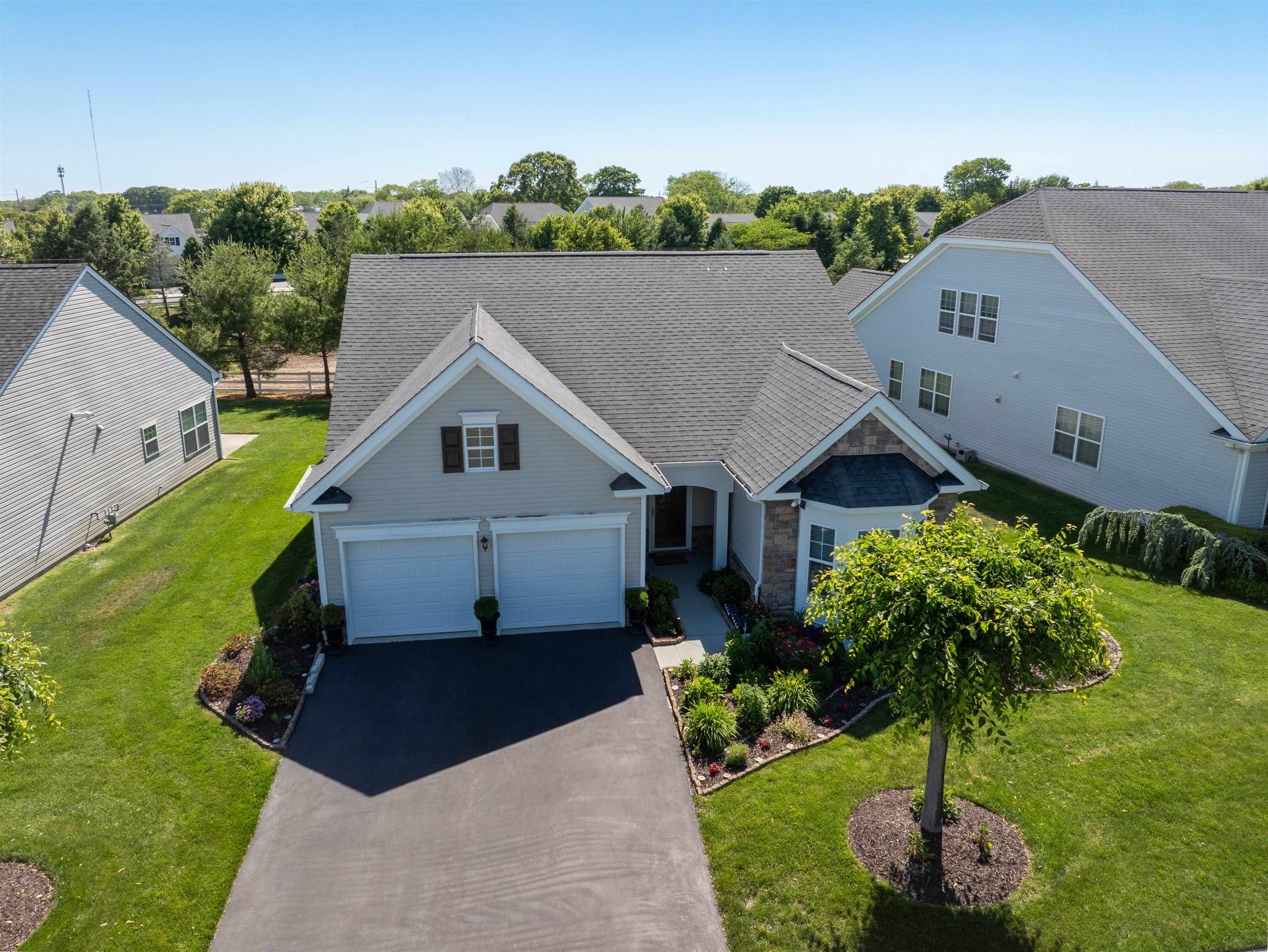 319 Aberdeen Way Rio Grande, NJ 08242 - Photo 2 of 37 Gallery Image 2