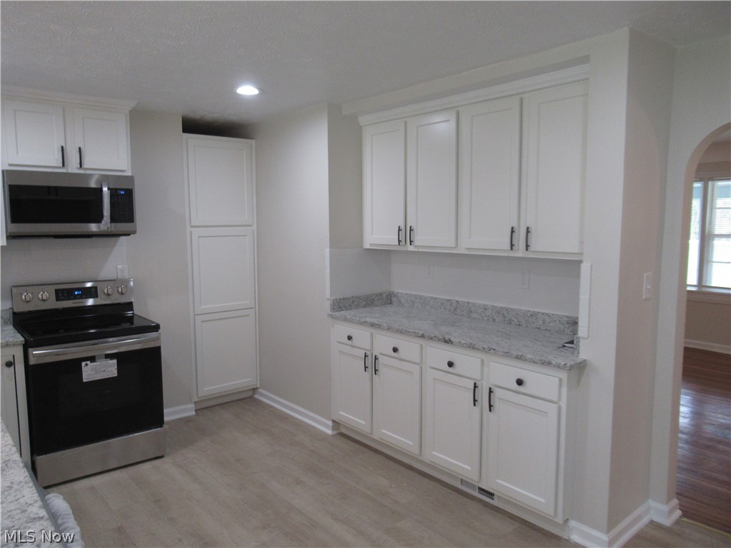 15390 Hemlock Point Road Chagrin Falls, OH 44022 - Photo 11 of 20 Gallery Image 11
