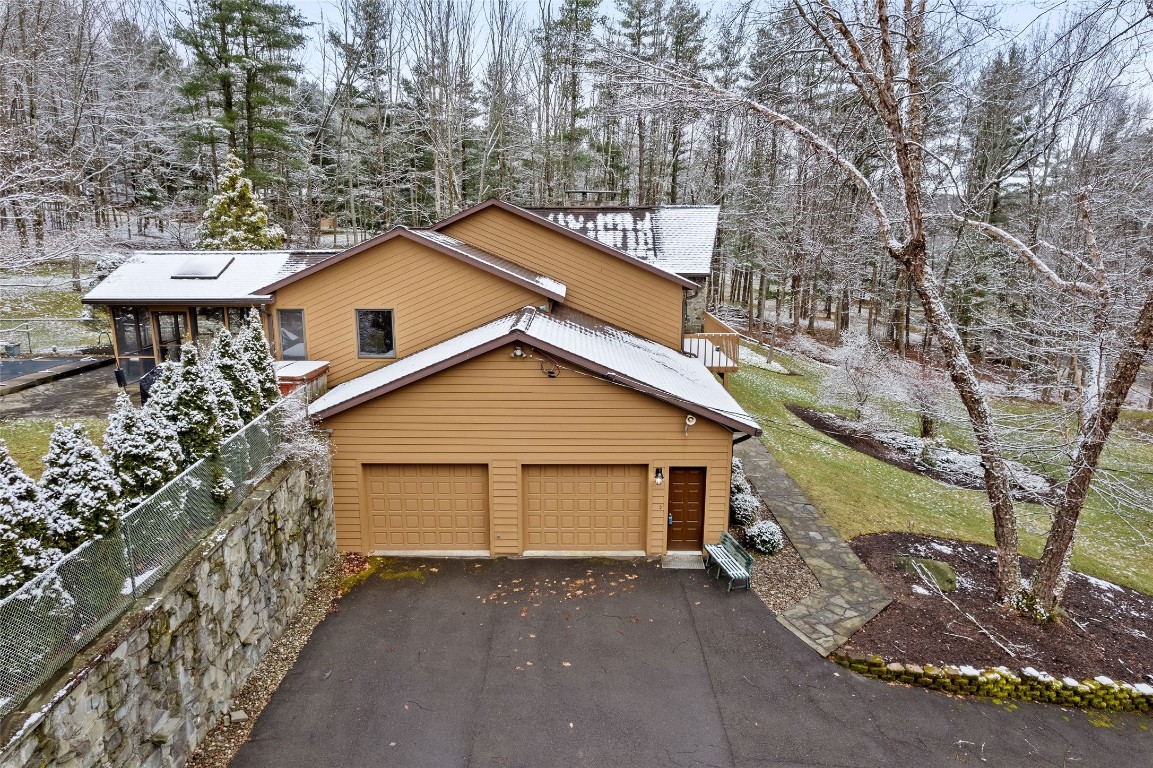 400 Meeker Road Vestal, NY 13850 - Photo 3 of 47 Gallery Image 3